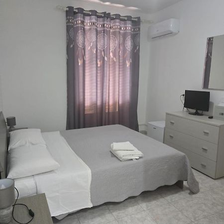 Guest House Tra Rocce E Mare 라마달레나 외부 사진