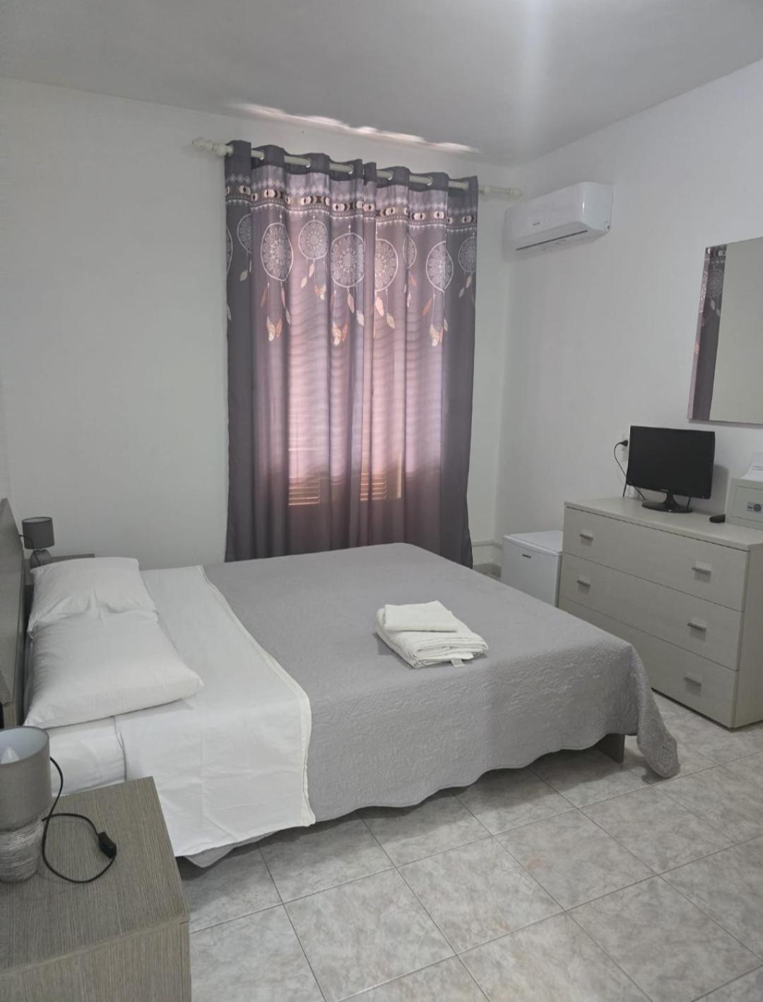 Guest House Tra Rocce E Mare 라마달레나 외부 사진