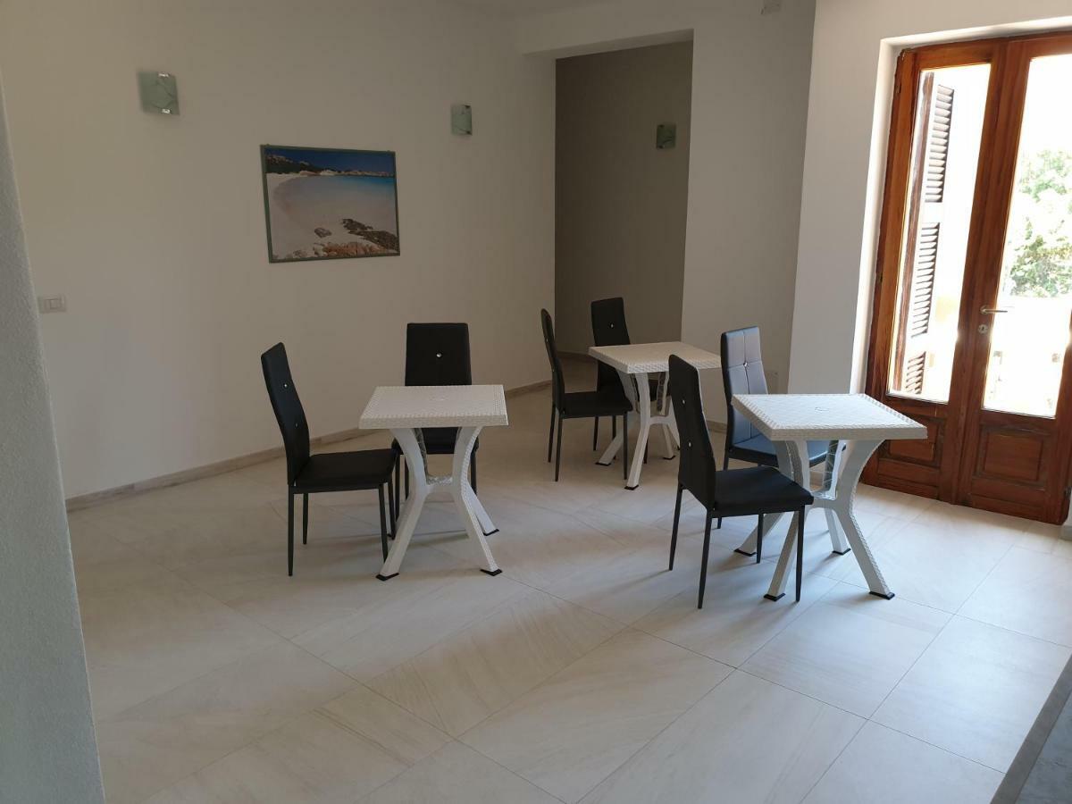 Guest House Tra Rocce E Mare 라마달레나 외부 사진