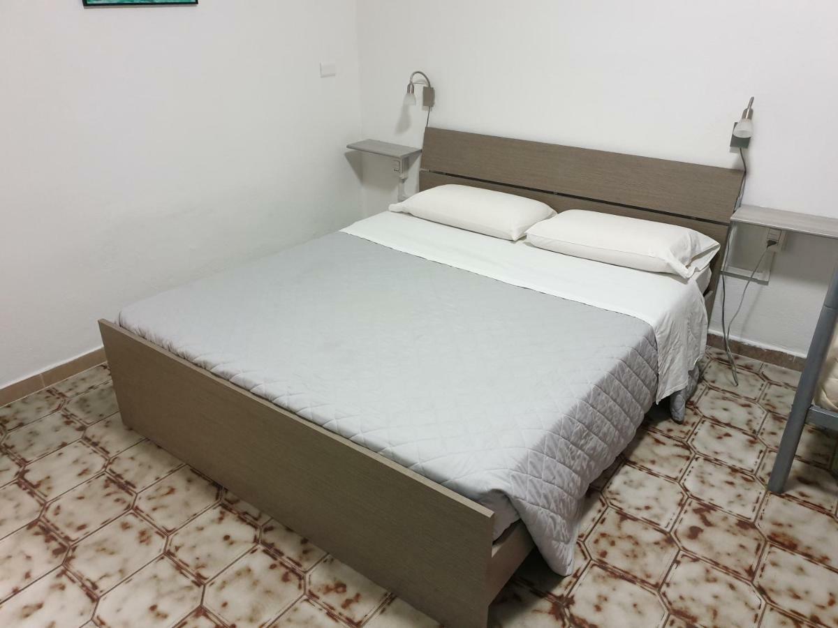 Guest House Tra Rocce E Mare 라마달레나 외부 사진