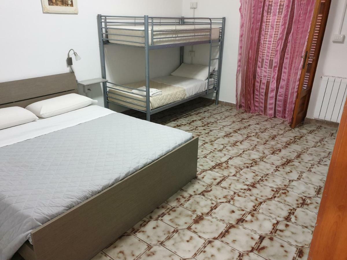Guest House Tra Rocce E Mare 라마달레나 외부 사진